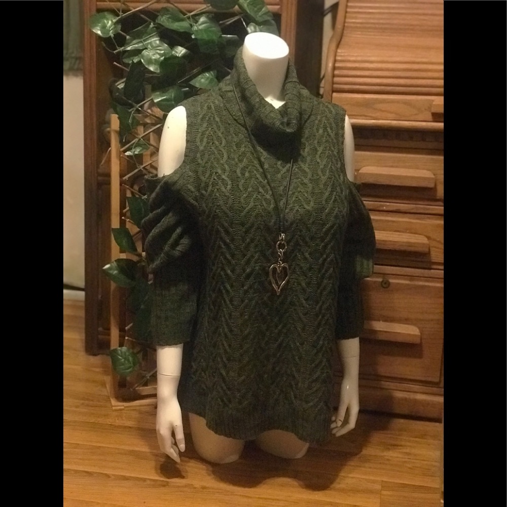 Faded Glory Cold shoulder Sweater with small Cowl type collar Womans size 20